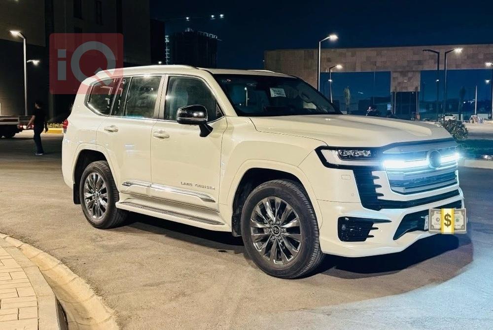 تۆیۆتا لاند کروزەر